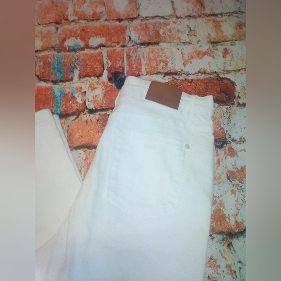 Judy Blue Women's Size 9 Wide Leg White Pants - Picture 3 of 10